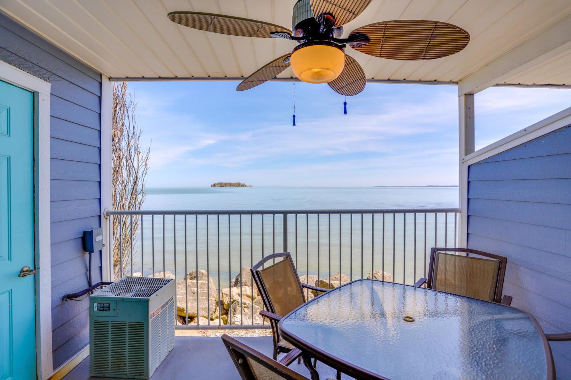 Waterfront Middle Bass Condo With Pool Access! Пут-ин-Бей Экстерьер фото