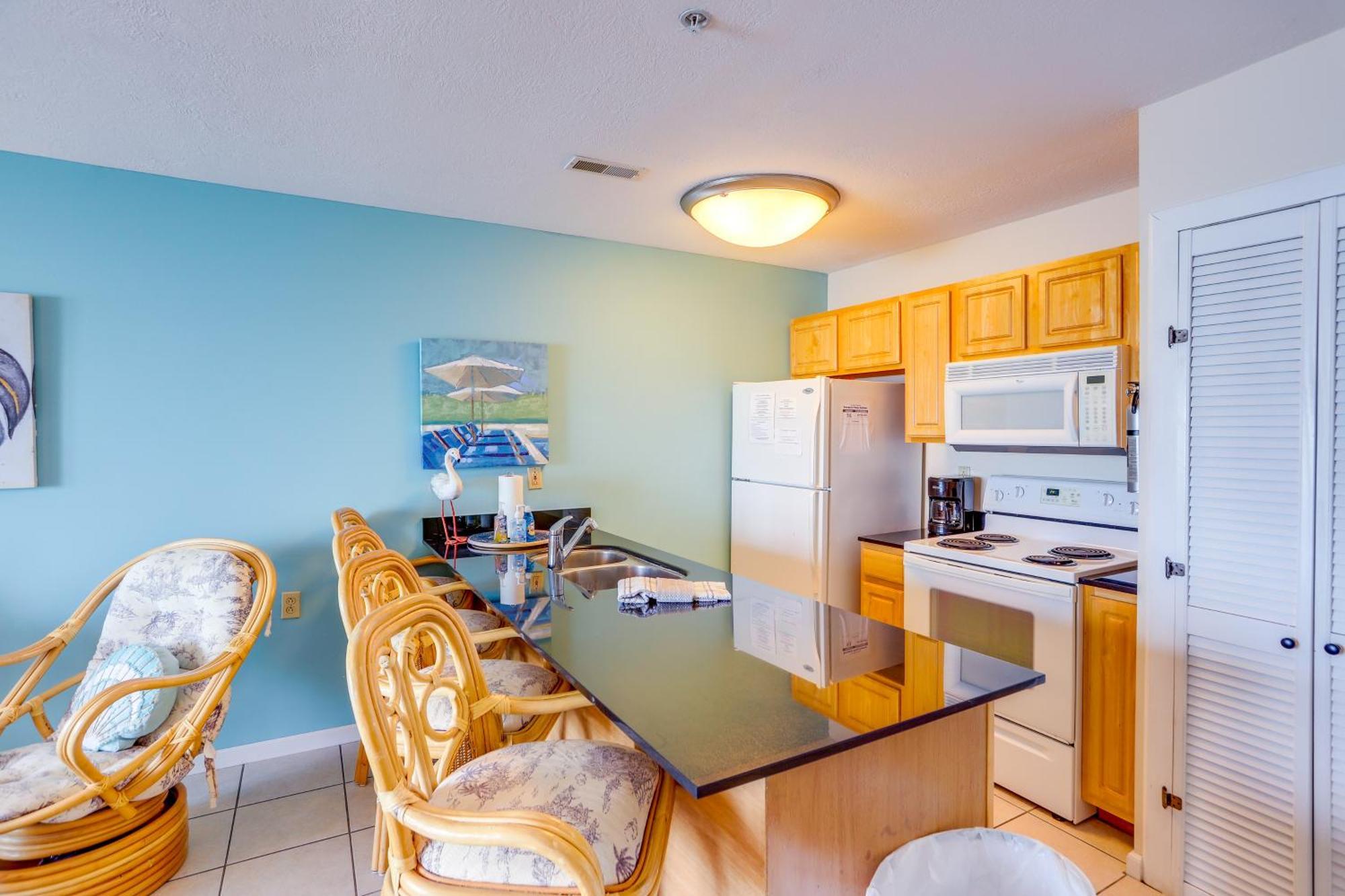 Waterfront Middle Bass Condo With Pool Access! Пут-ин-Бей Экстерьер фото